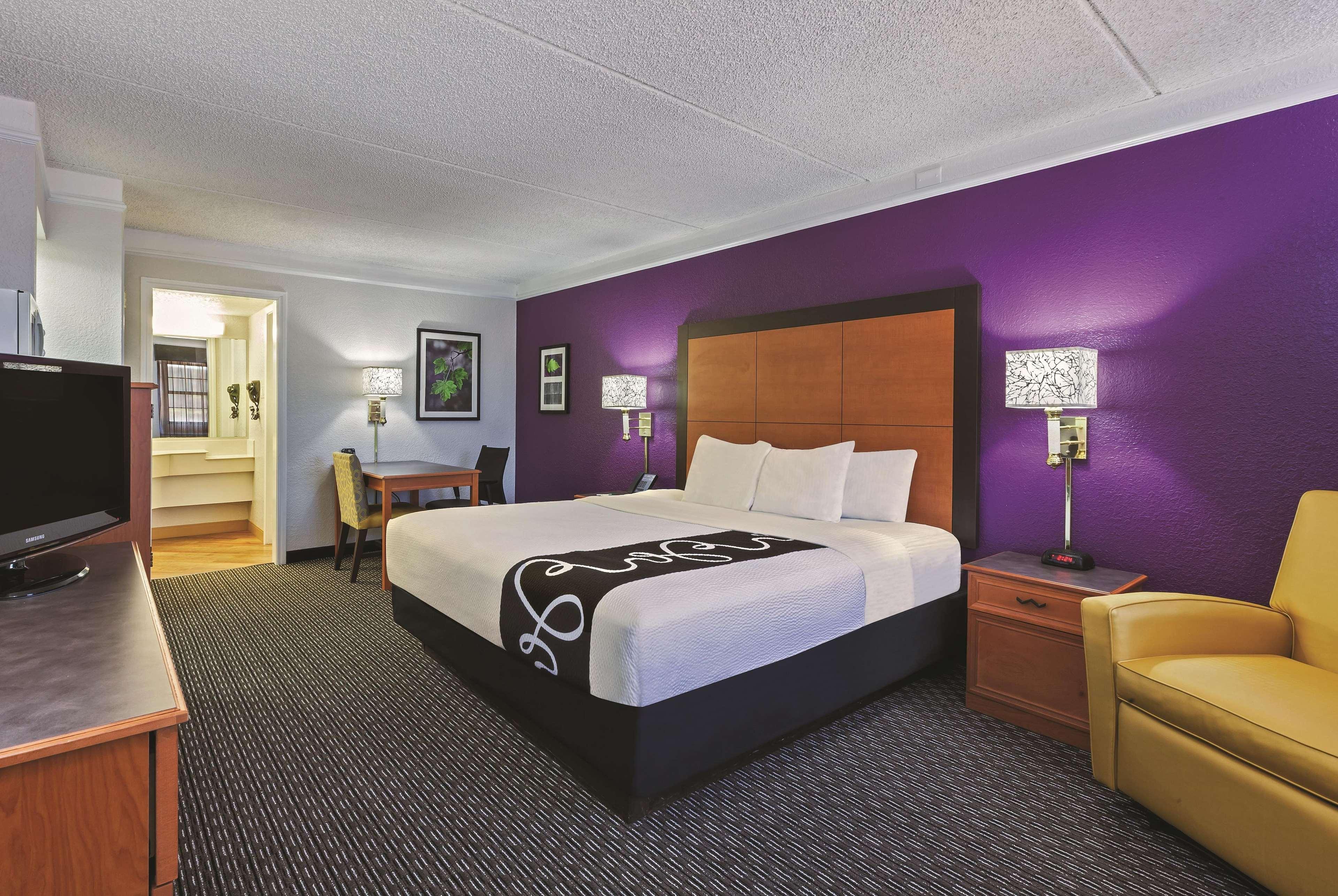 Travelodge By Wyndham Houston Cy-Fair Exterior photo