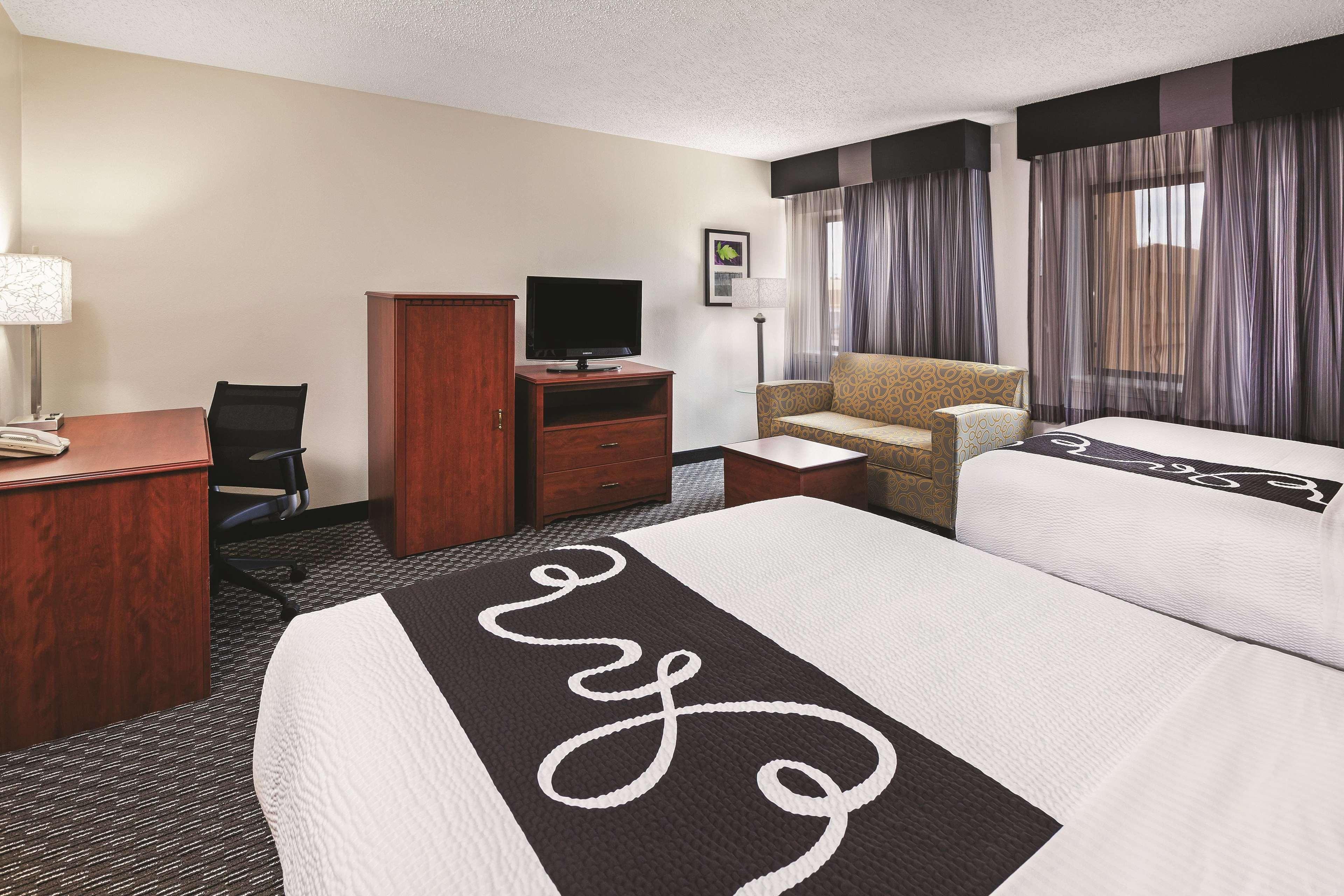 Travelodge By Wyndham Houston Cy-Fair Exterior photo