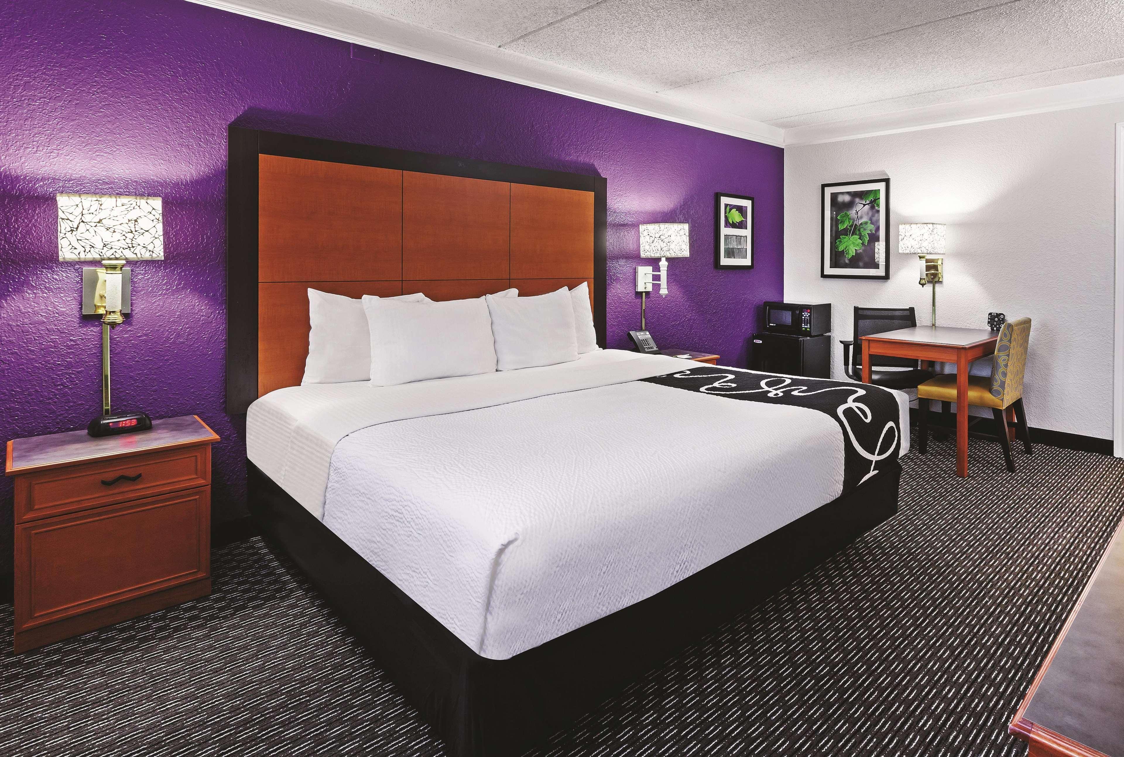 Travelodge By Wyndham Houston Cy-Fair Exterior photo