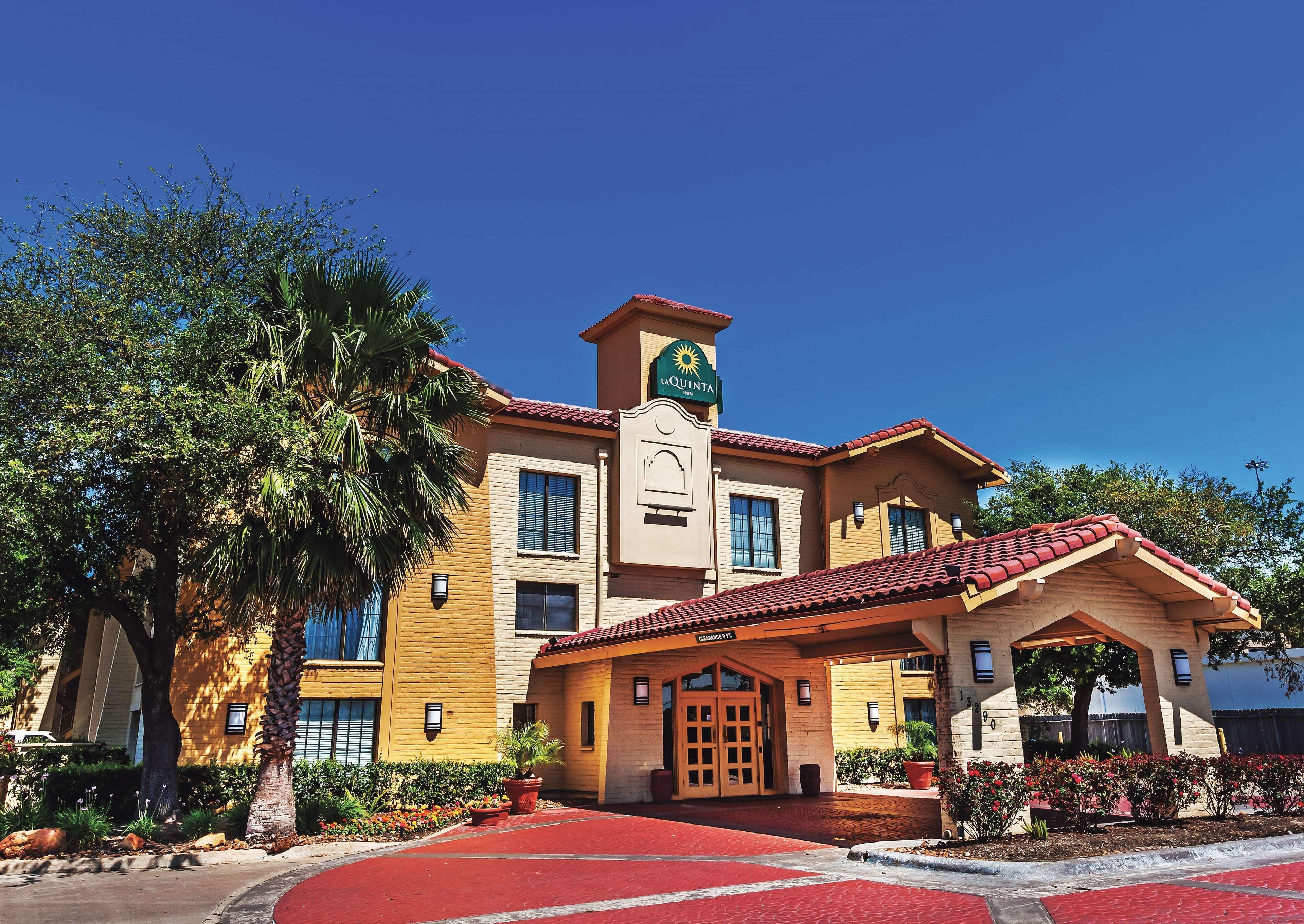 Travelodge By Wyndham Houston Cy-Fair Exterior photo