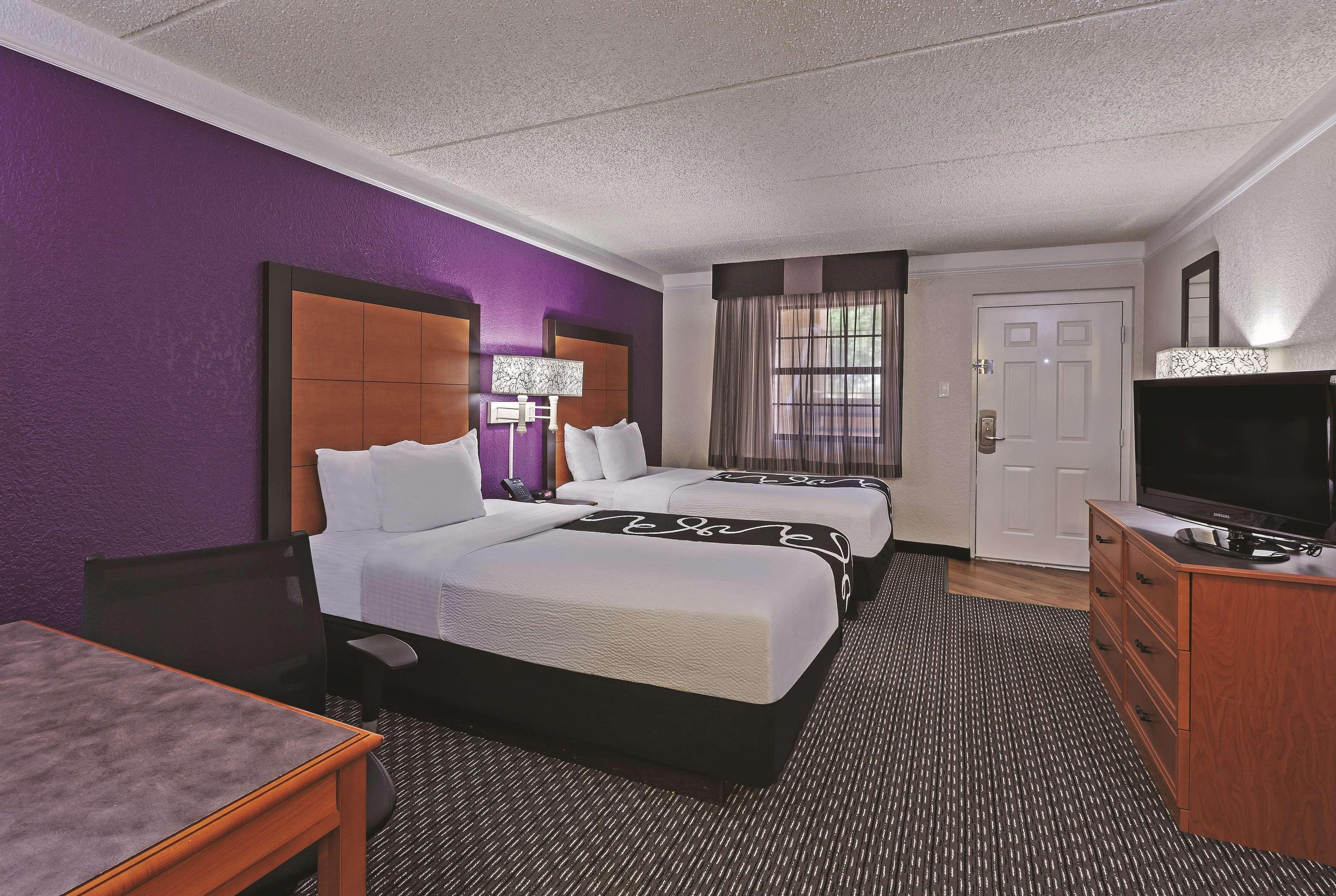 Travelodge By Wyndham Houston Cy-Fair Exterior photo
