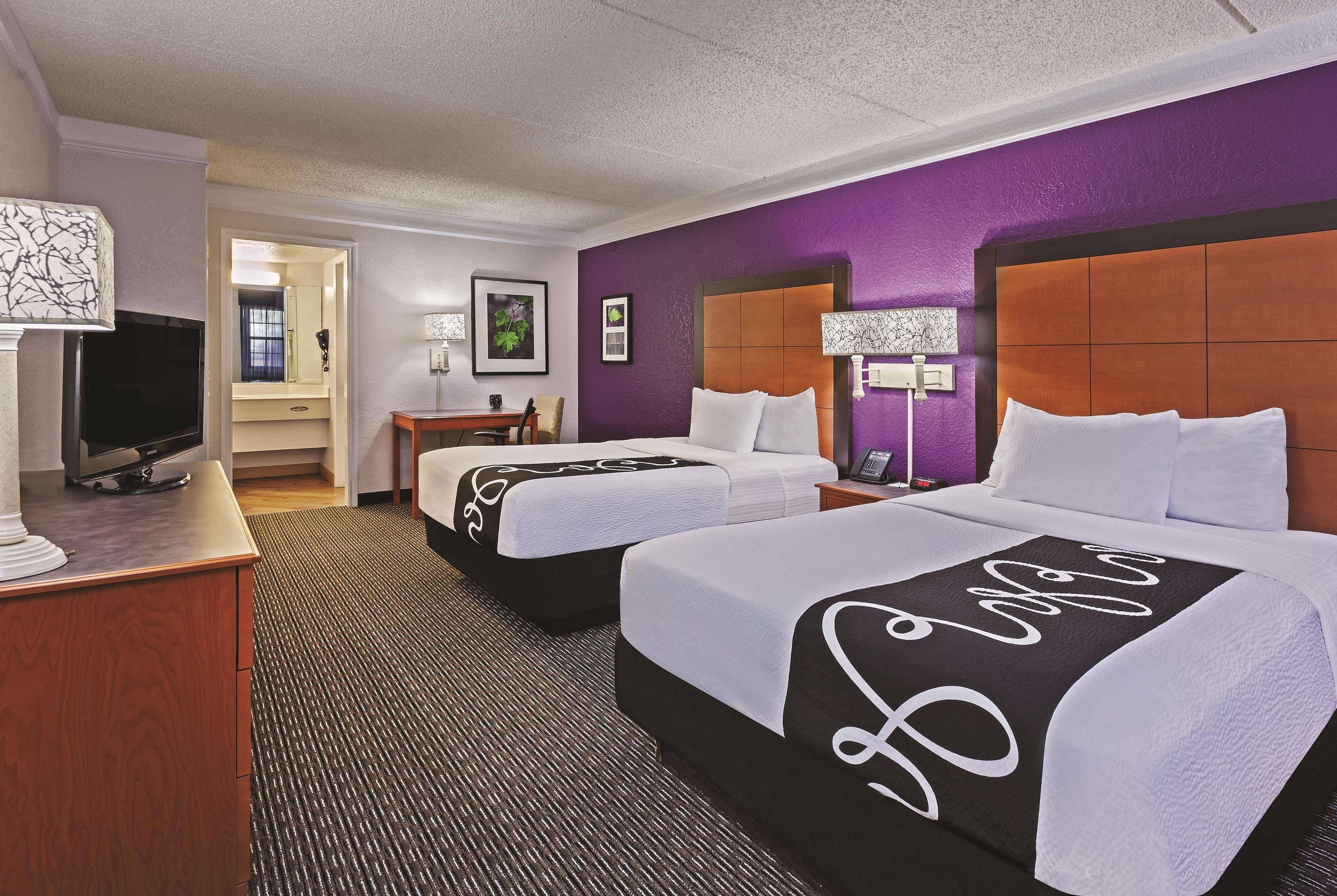 Travelodge By Wyndham Houston Cy-Fair Exterior photo