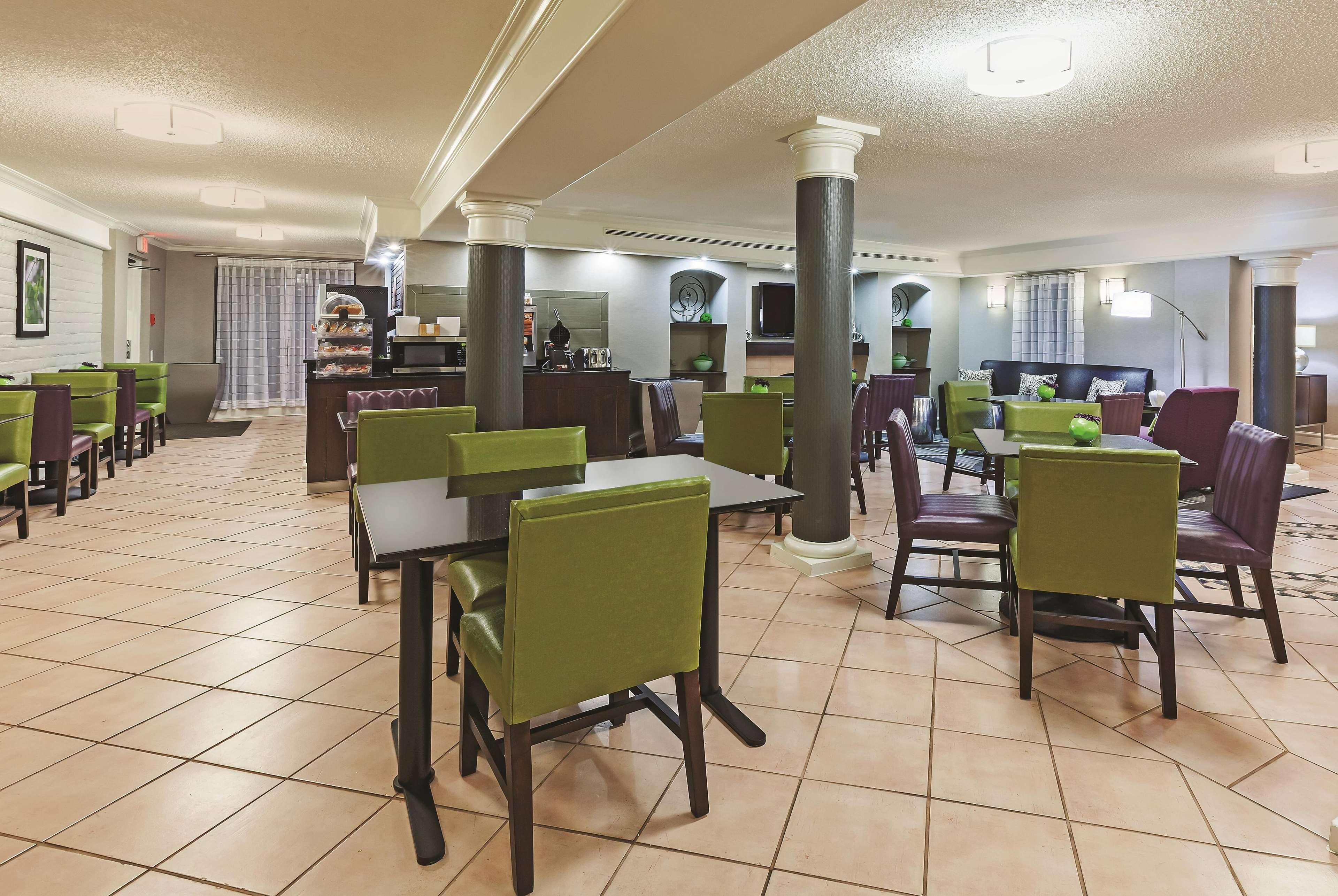 Travelodge By Wyndham Houston Cy-Fair Exterior photo