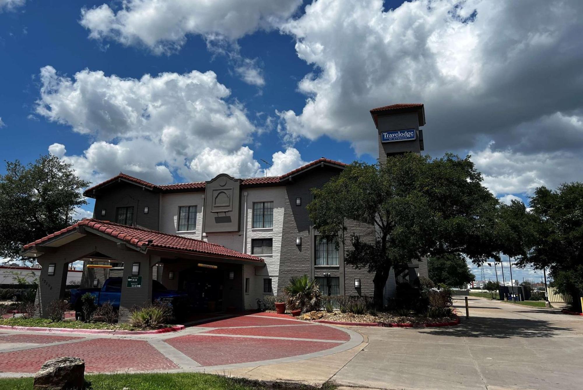 Travelodge By Wyndham Houston Cy-Fair Exterior photo