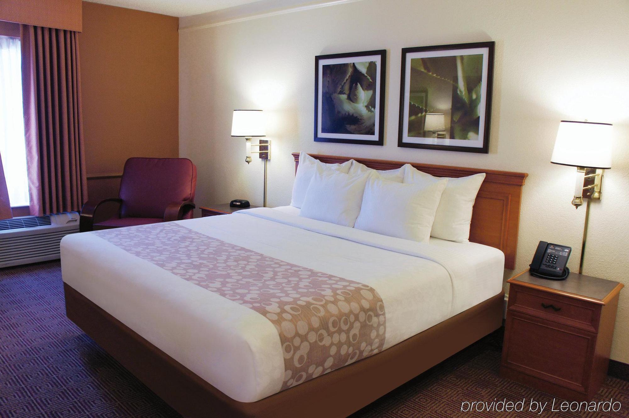 Travelodge By Wyndham Houston Cy-Fair Exterior photo