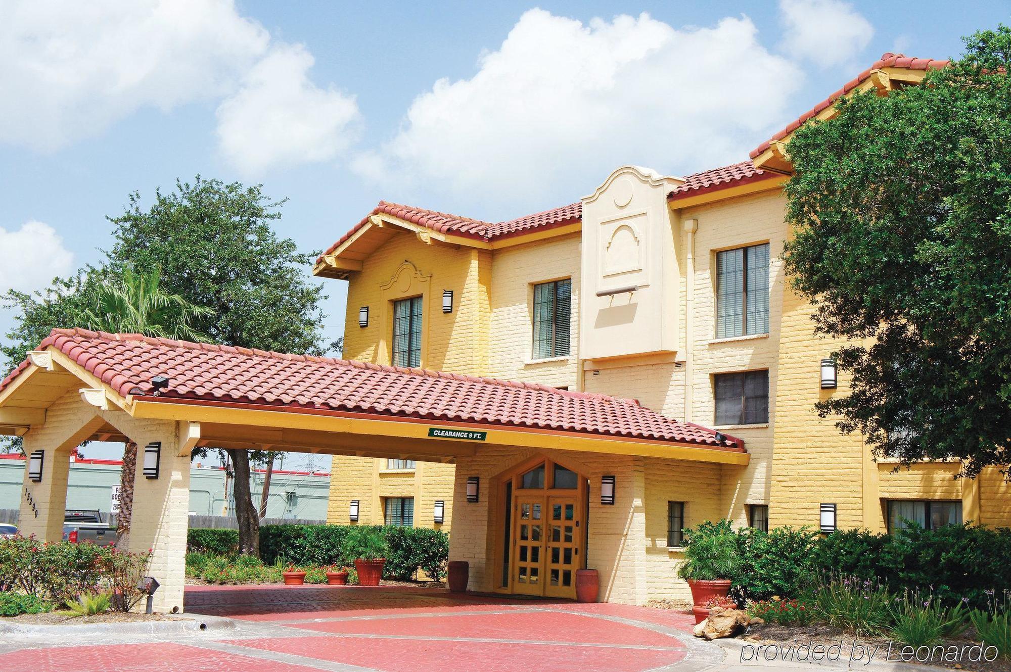 Travelodge By Wyndham Houston Cy-Fair Exterior photo