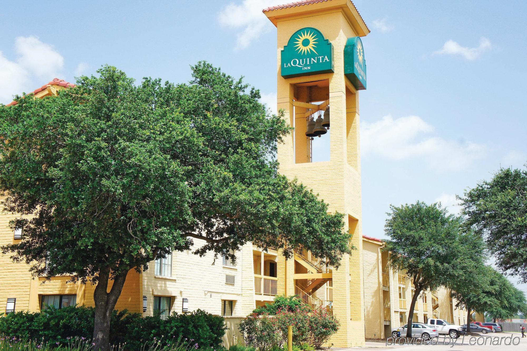 Travelodge By Wyndham Houston Cy-Fair Exterior photo