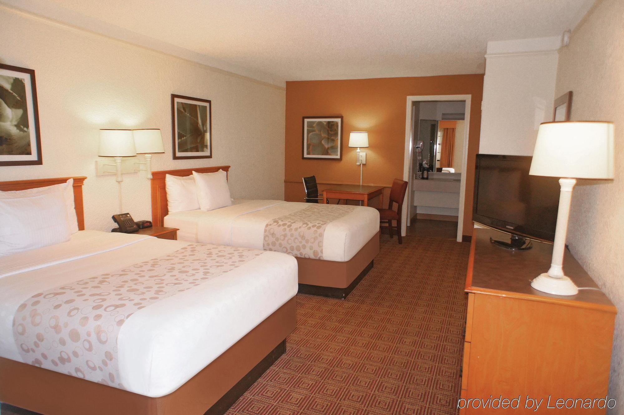 Travelodge By Wyndham Houston Cy-Fair Exterior photo
