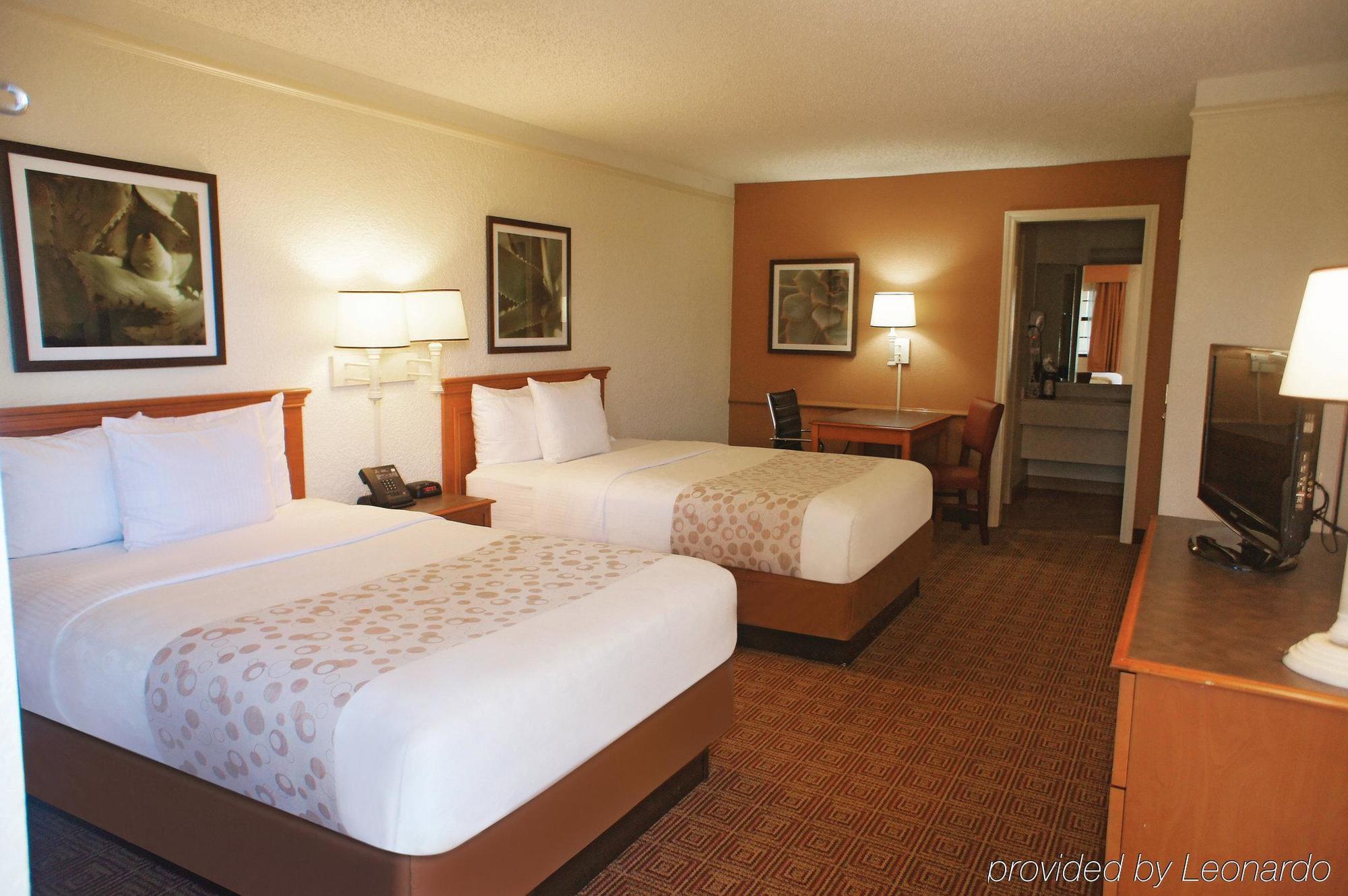 Travelodge By Wyndham Houston Cy-Fair Exterior photo
